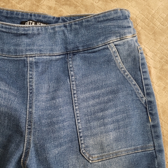 Womens Faith Jeans - Picture 4 of 7